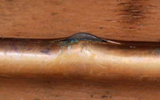 Как избавиться от конденсата на трубах с холодной водой в частном доме?